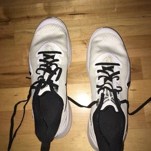 Nike basketball shoes court sport black white